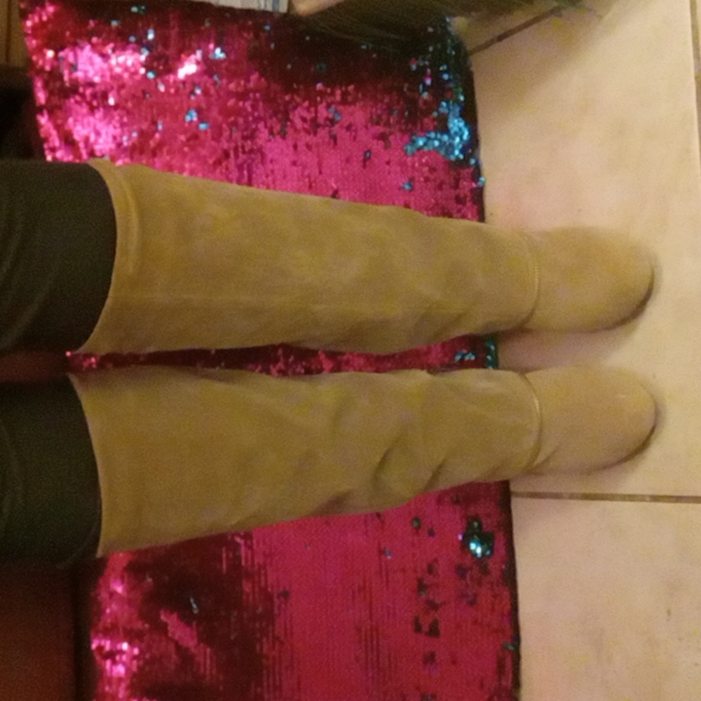Babyphat Boots - Picture 2 of 5